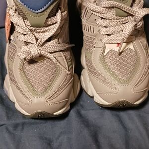 New Balance Gray and Blue Sneakers with Textured Mesh